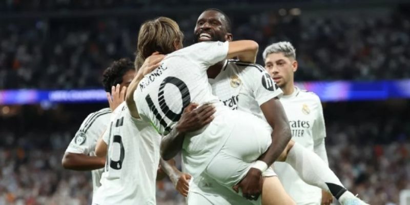 Hàng phòng ngự Real Madrid xuống cấp ra sao